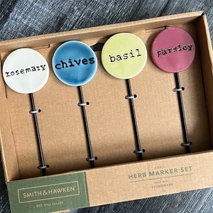 Garden Herb Marker Set 4 Piece Rosemary Chives Basil Parsley New in Box NWT